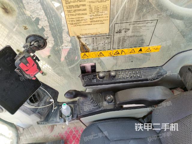 座椅右側(cè)控制臺(tái)/鑰匙門/油門/含右手柄(駕駛室部分) 座椅右側(cè)控制臺(tái)/鑰匙門/油門/含右手柄(駕駛室部分)