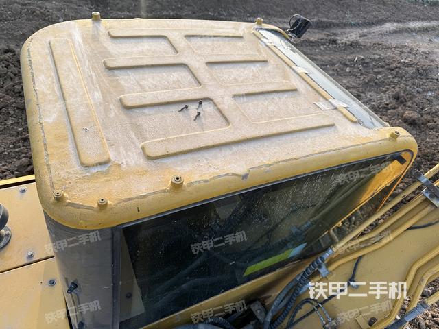 駕駛室頂部(整機外觀) 駕駛室頂部(整機外觀)