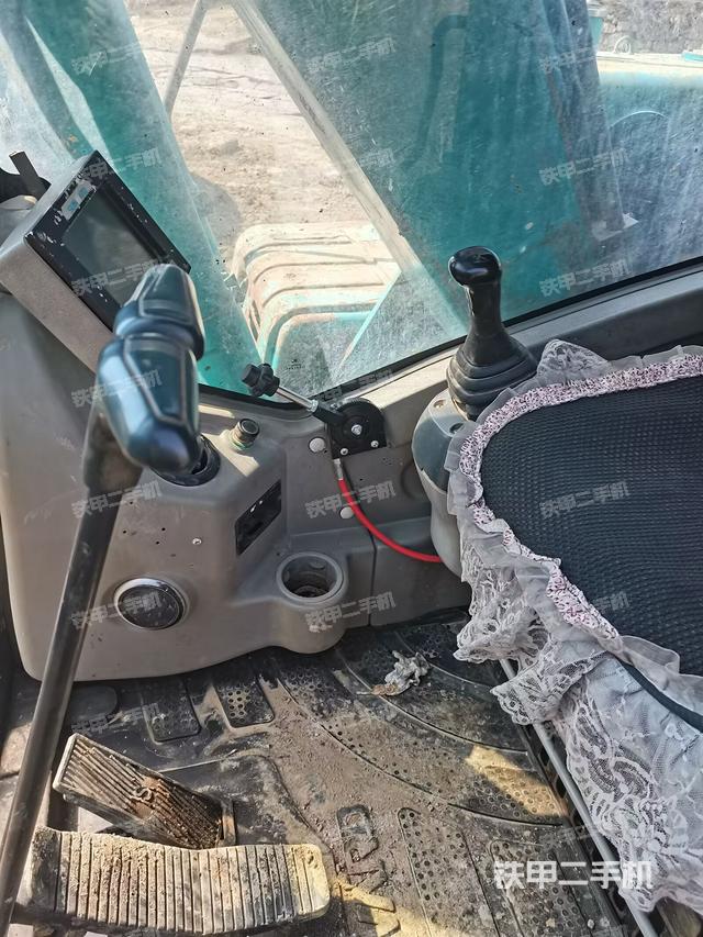 驾驶室整体（整机外观）