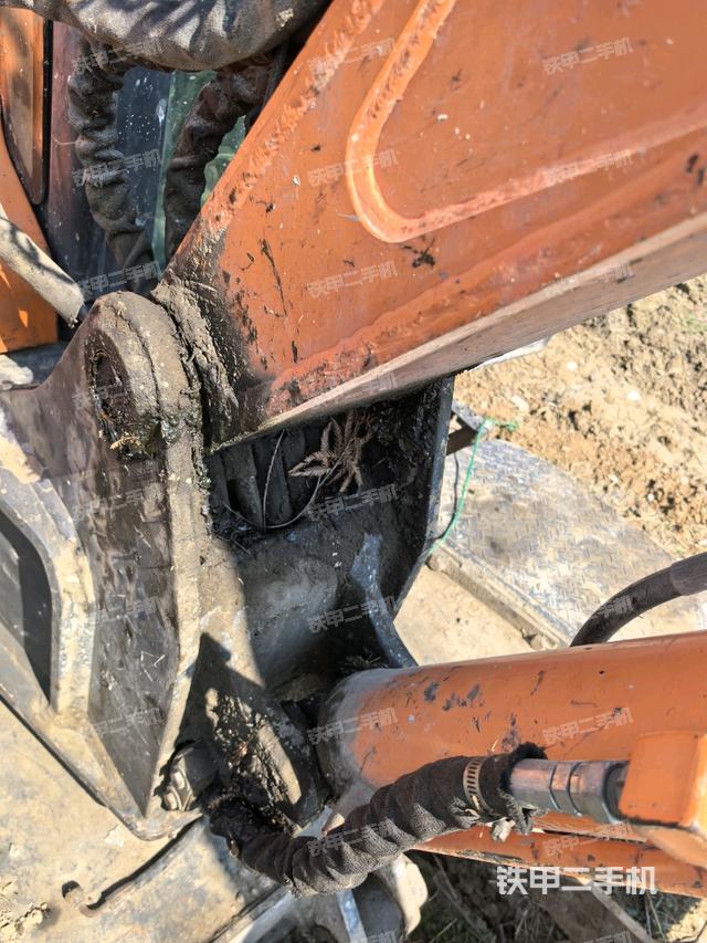 大臂根部?斜（工作和回轉(zhuǎn)裝置）