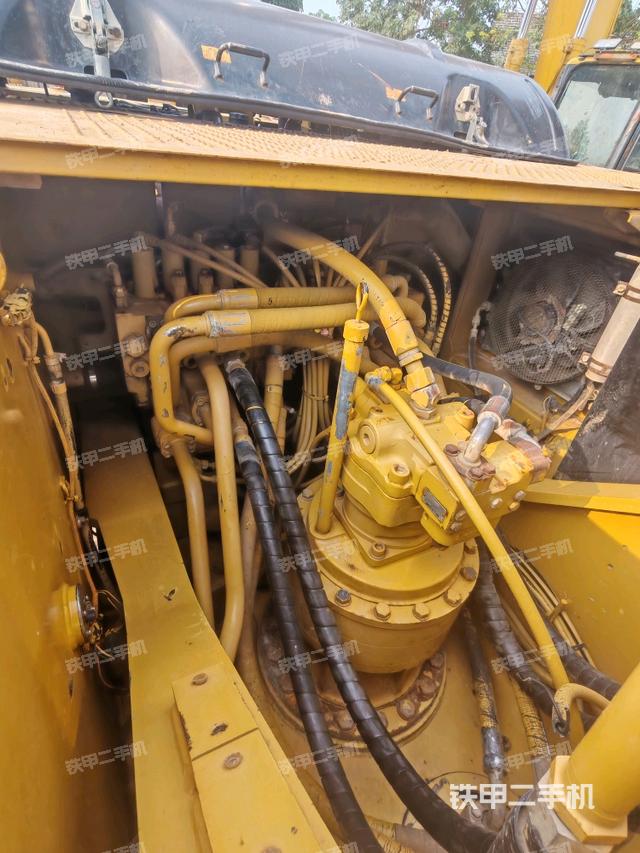 發(fā)動(dòng)機(jī)整體俯視(整機(jī)外觀) 發(fā)動(dòng)機(jī)整體俯視(整機(jī)外觀)