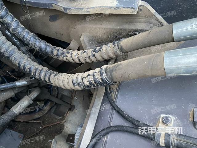 中央回轉(zhuǎn)接頭特寫(上車部件) 中央回轉(zhuǎn)接頭特寫(上車部件)