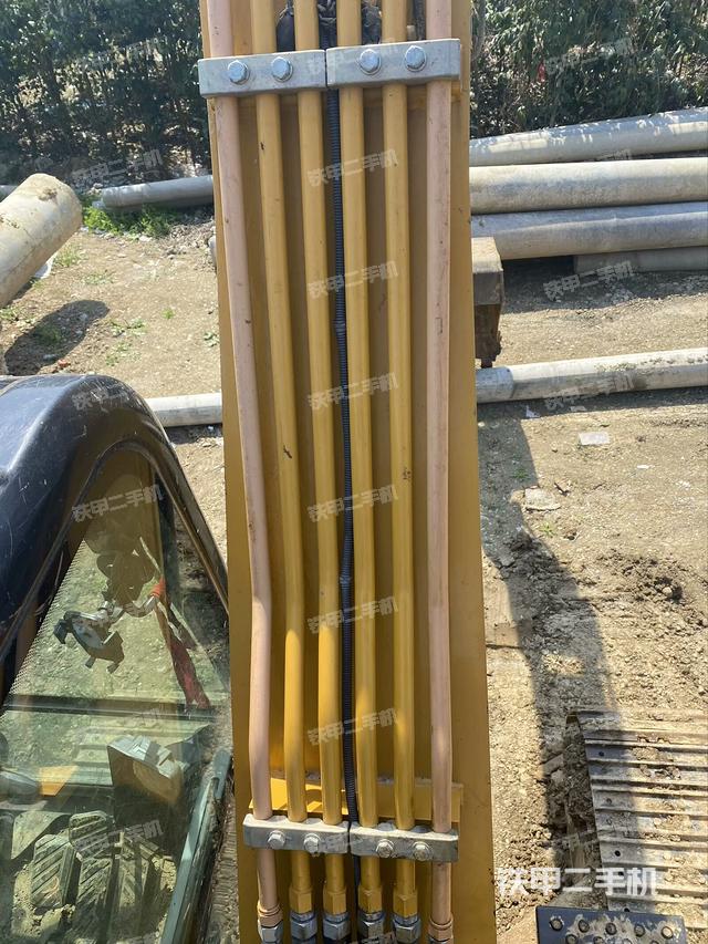 大臂背部俯視（工作和回轉(zhuǎn)裝置）