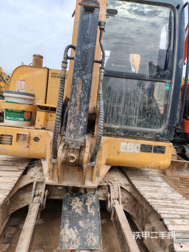 小臂整體左后（工作和回轉(zhuǎn)裝置）