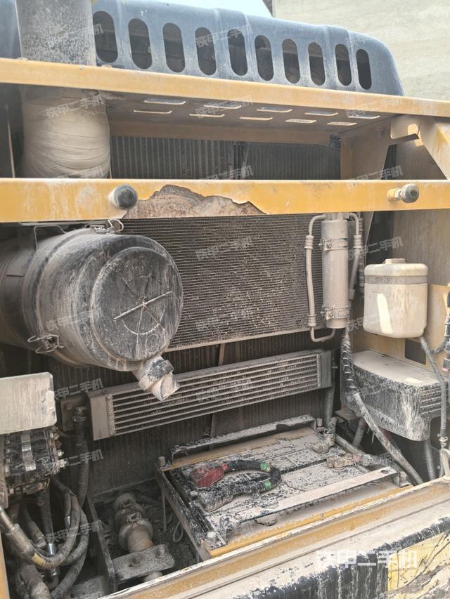 散熱器正面(大件艙室) 散熱器正面(大件艙室)