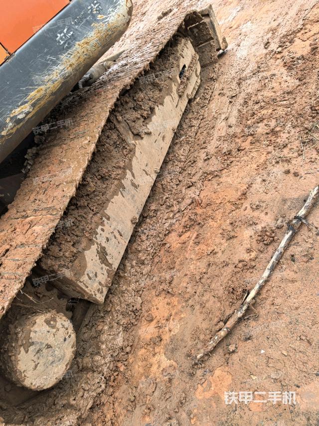 右側(cè)履帶整體?(行走機構(gòu)) 右側(cè)履帶整體?(行走機構(gòu))