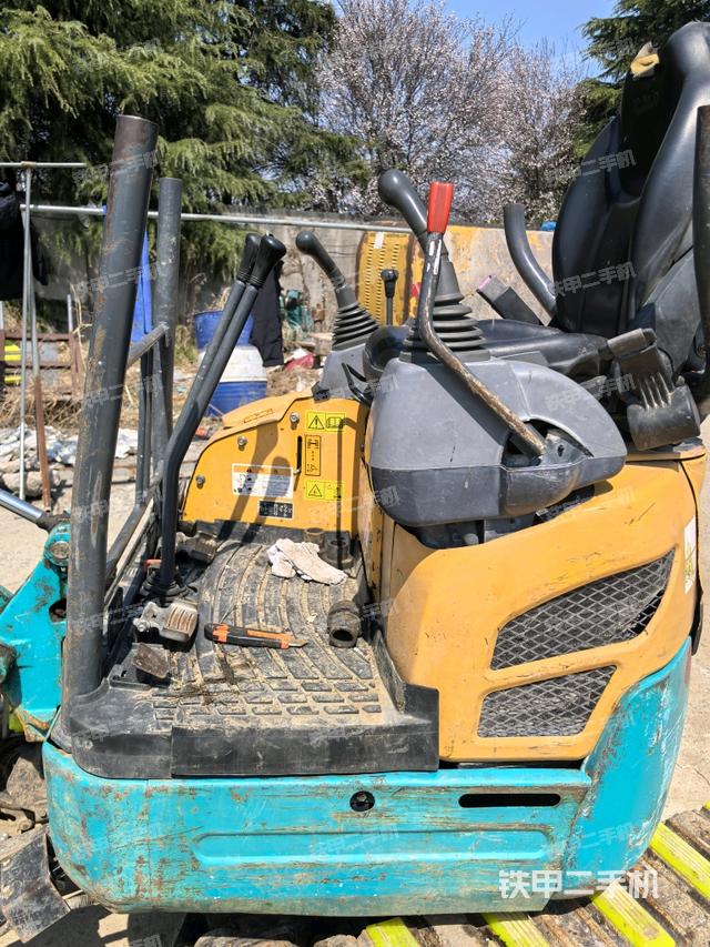 駕駛室整體（整機(jī)外觀）