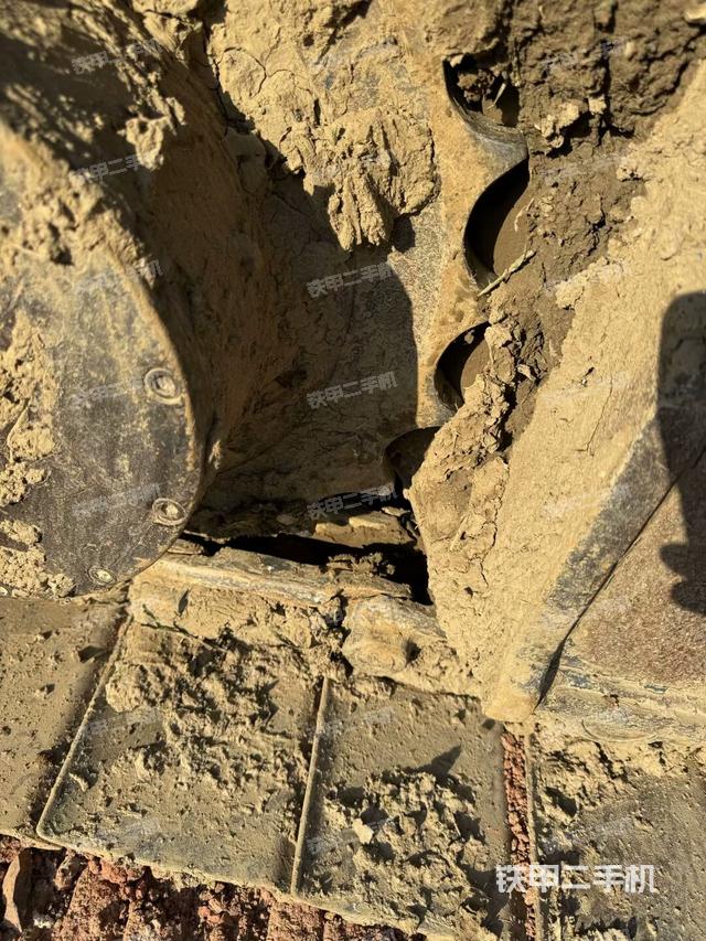 左驅(qū)動(dòng)輪（行走機(jī)構(gòu)）