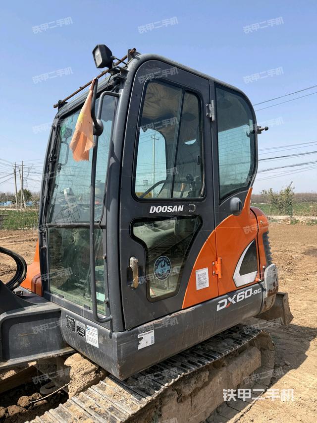 駕駛室整體（整機(jī)外觀）