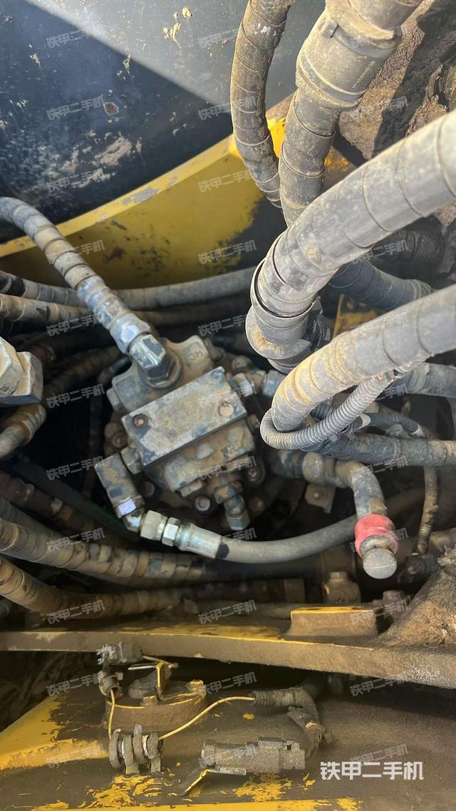 回轉(zhuǎn)馬達（上車部件）