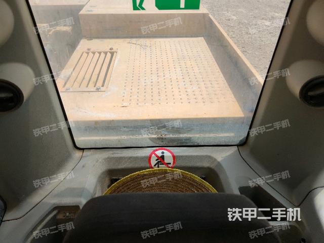 座椅后部(駕駛室部分) 座椅后部(駕駛室部分)