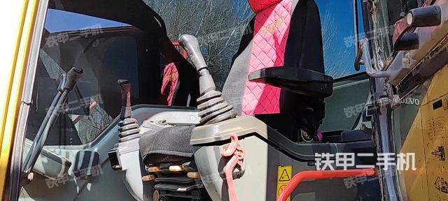 駕駛室整體（整機(jī)外觀）