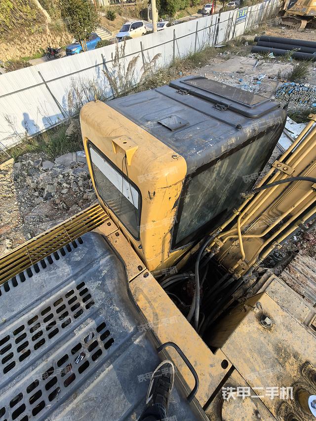 駕駛室頂部（整機(jī)外觀）