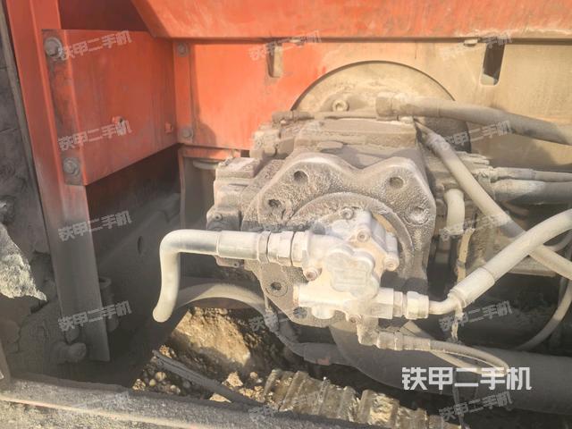 液壓泵艙室正面整體（整機(jī)外觀）