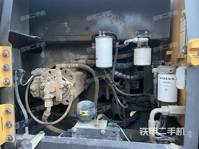 液壓泵室(大件艙室) 液壓泵室(大件艙室)