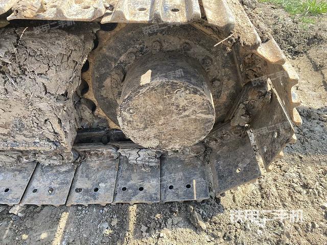 左驅(qū)動輪（行走機(jī)構(gòu)）