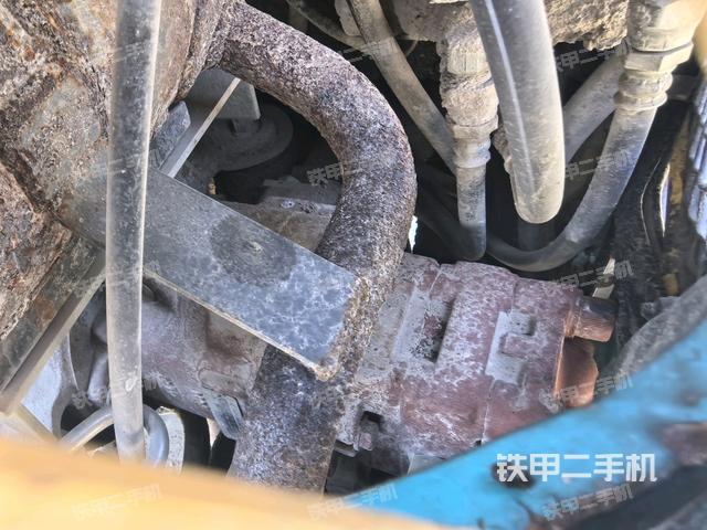 液壓泵艙室正面整體（整機(jī)外觀）