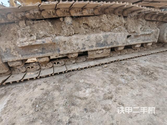 液壓泵艙室正面整體(整機(jī)外觀) 液壓泵艙室正面整體(整機(jī)外觀)