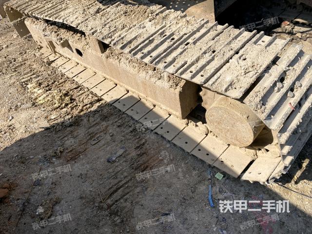 單側(cè)履帶整體（整機(jī)外觀）