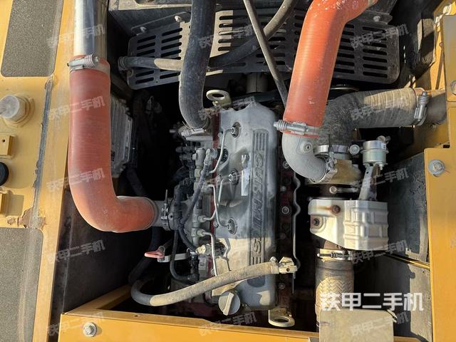 發(fā)動(dòng)機(jī)室（上車部件）