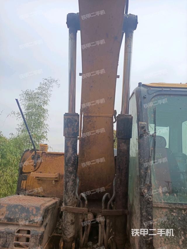 大臂油缸整體?豎拍（工作和回轉(zhuǎn)裝置）