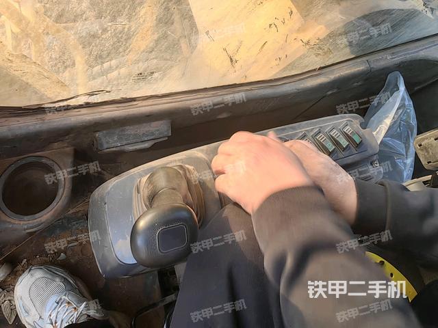 座椅左側(cè)控制臺/音響/含左手柄（駕駛室部分）