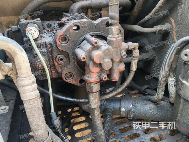 液壓泵斜45?左(大件艙室) 液壓泵斜45?左(大件艙室)