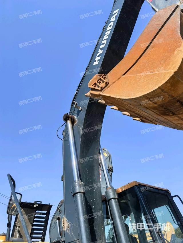 大臂整體?右側(cè)(工作和回轉(zhuǎn)裝置) 大臂整體?右側(cè)(工作和回轉(zhuǎn)裝置)