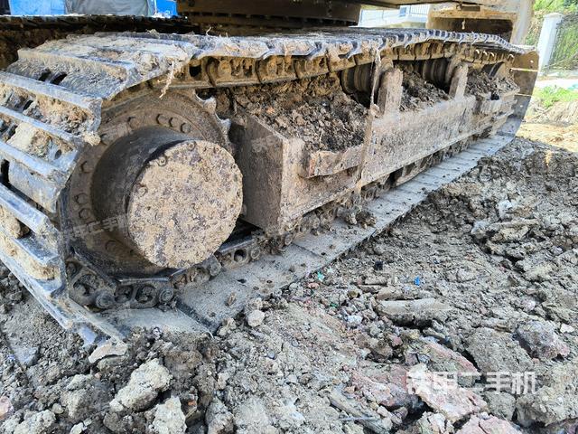 单侧履带整体（整机外观）