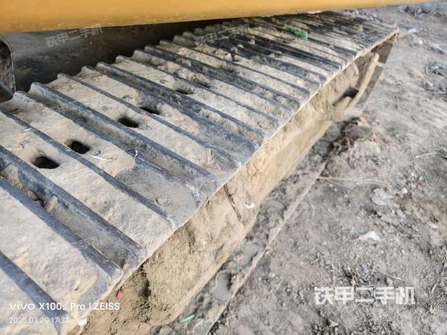 單側(cè)履帶整體（整機(jī)外觀）