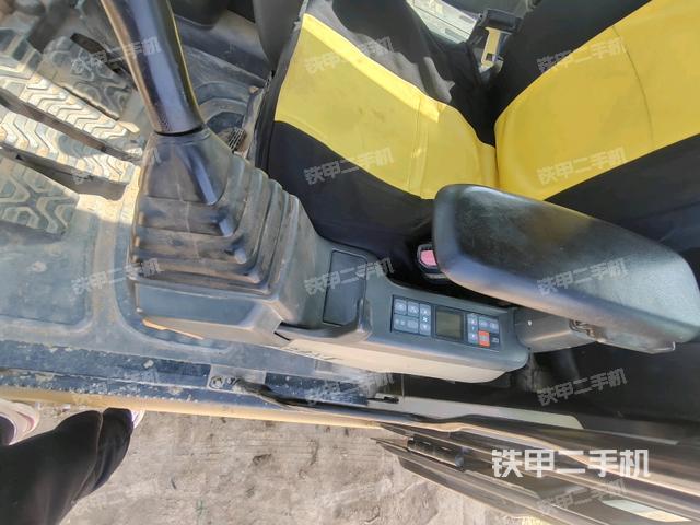 座椅左側(cè)控制臺(tái)/音響/含左手柄（駕駛室部分）