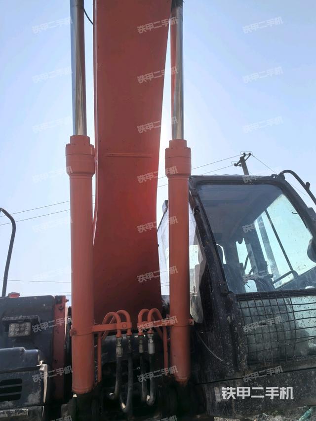 大臂油缸整體?豎拍（工作和回轉(zhuǎn)裝置）