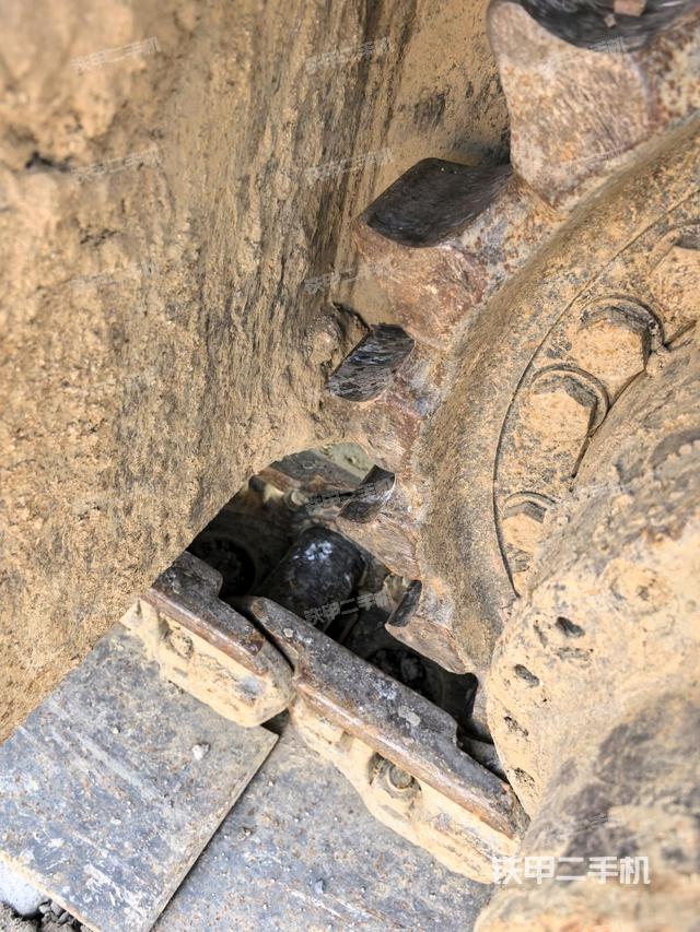 右驅動輪（行走機構）