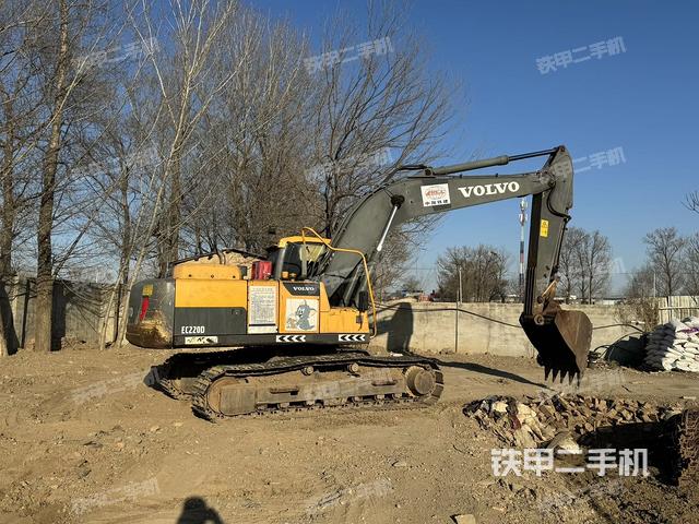 整機右后45°(整機外觀) 整機右后45°(整機外觀)