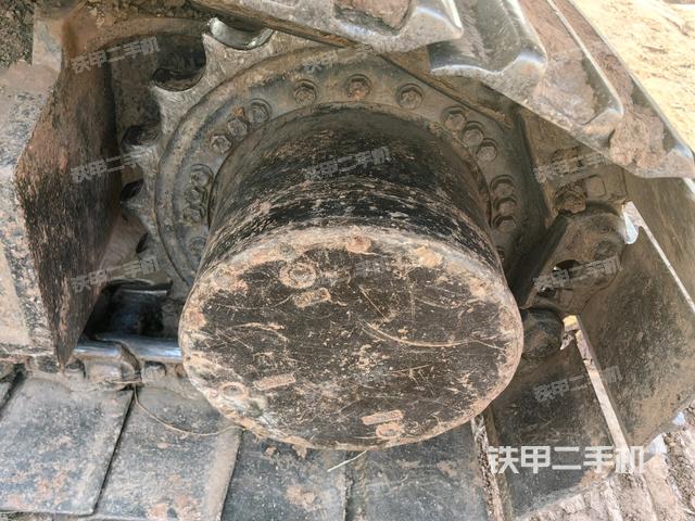 右驅(qū)動輪（行走機(jī)構(gòu)）