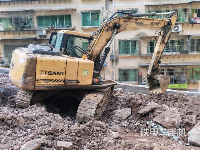 右后45(整機(jī)外觀) 右后45(整機(jī)外觀)