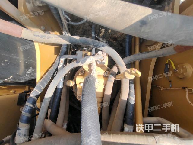 回轉(zhuǎn)馬達(dá)（上車部件）