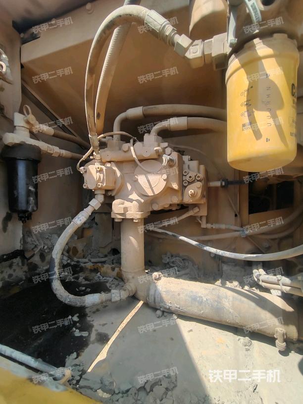 液壓泵斜45?右（大件艙室）