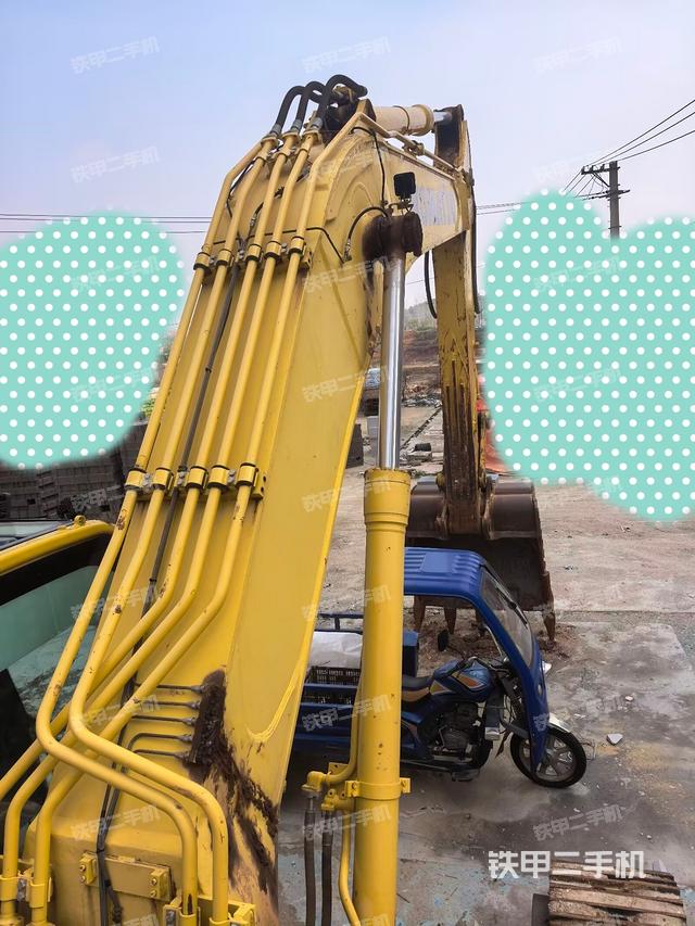 大臂背部俯视（工作和回转装置）