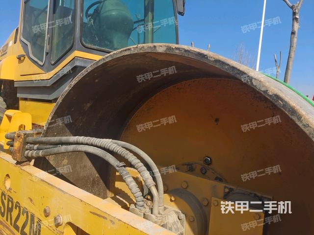 前車架正右側(cè)（壓路機(jī)前后車架）