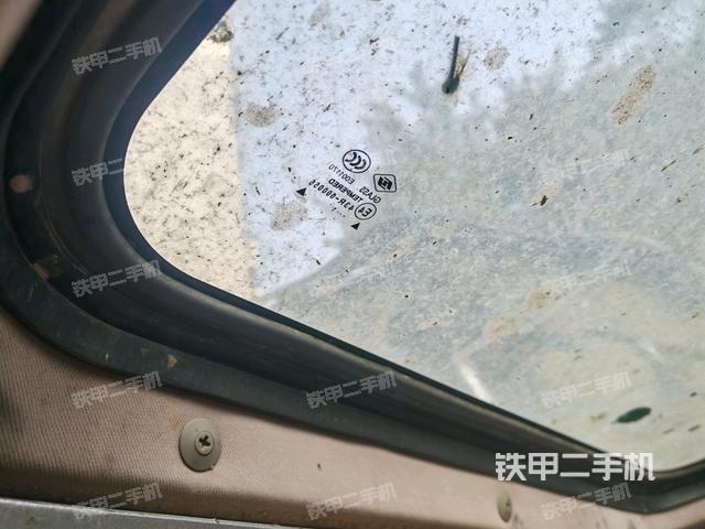 左后方玻璃角標(biāo)(駕駛室部分) 左后方玻璃角標(biāo)(駕駛室部分)