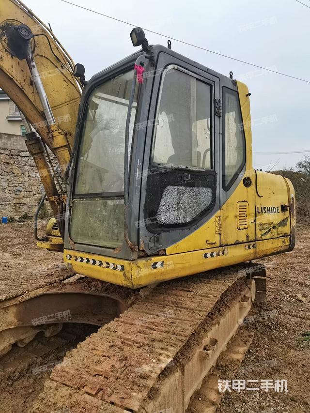 驾驶室整体（整机外观）