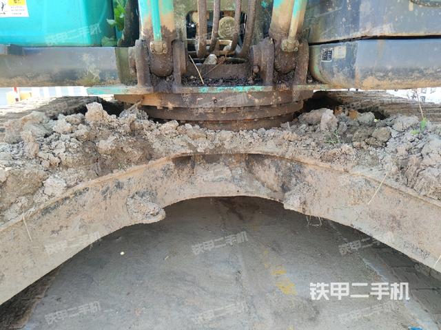 轉(zhuǎn)盤和下車架正前(工作和回轉(zhuǎn)裝置) 轉(zhuǎn)盤和下車架正前(工作和回轉(zhuǎn)裝置)