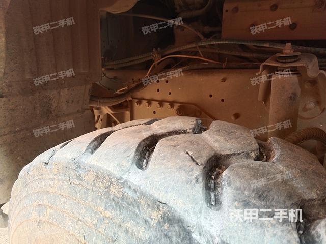 整機(jī)右側(cè)(設(shè)備外觀及核心部件) 整機(jī)右側(cè)(設(shè)備外觀及核心部件)