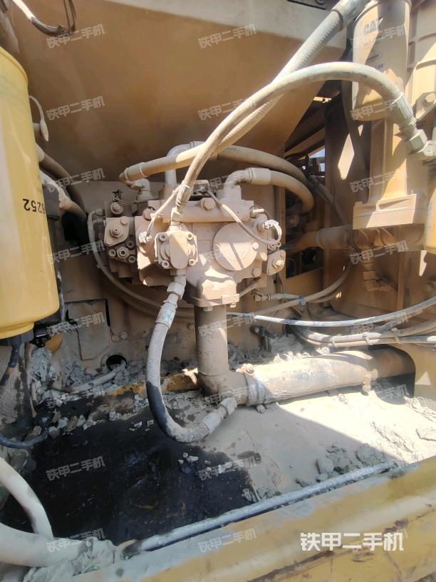 液壓泵斜45?左（大件艙室）