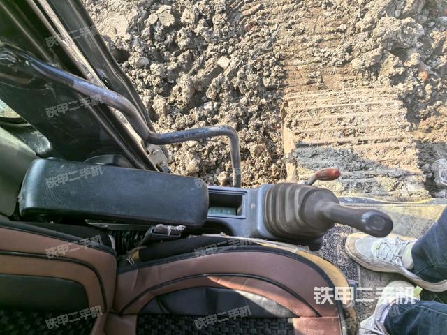 座椅左側(cè)控制臺(tái)/音響/含左手柄（駕駛室部分）