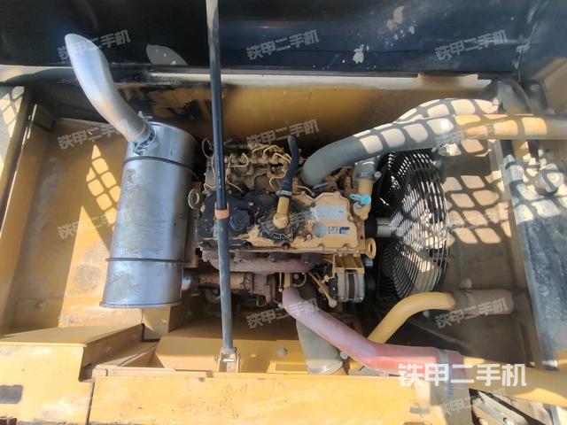 發(fā)動(dòng)機(jī)室（上車部件）