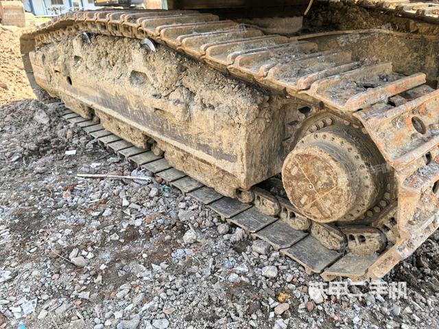 左側履帶整體?（行走機構）