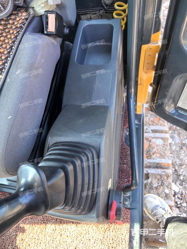 座椅左側控制臺/音響/含左手柄（駕駛室部分）