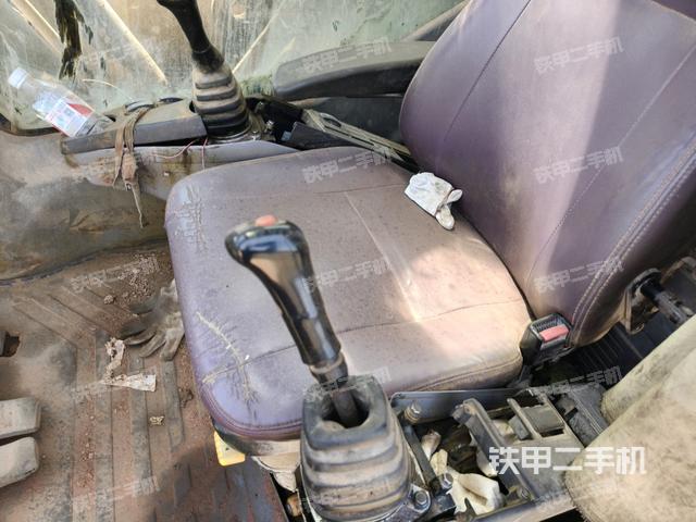 座椅左側(cè)控制臺/音響/含左手柄（駕駛室部分）